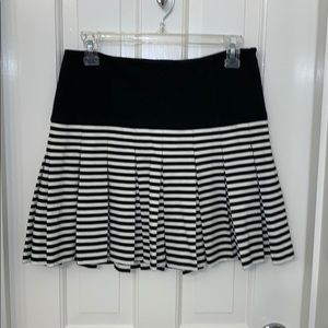 NWOT black and white mini skirt